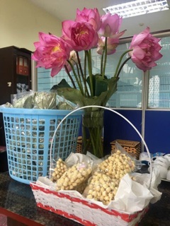 Chè sen Hồ Tây