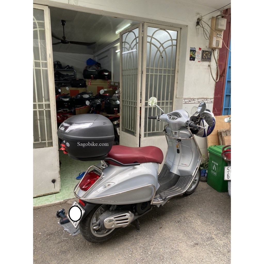 Thùng xe Vespa Primavera mẫu Givi E260NX và baga SRV chuẩn theo xe