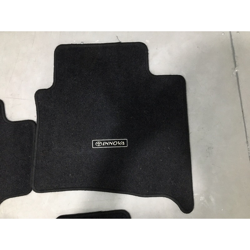 Thảm lót sàn zin theo xe Toyota Innova 2017-2019