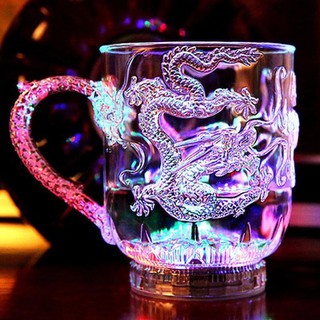 Ly phát sáng hình rồng tự động sáng khi có nước