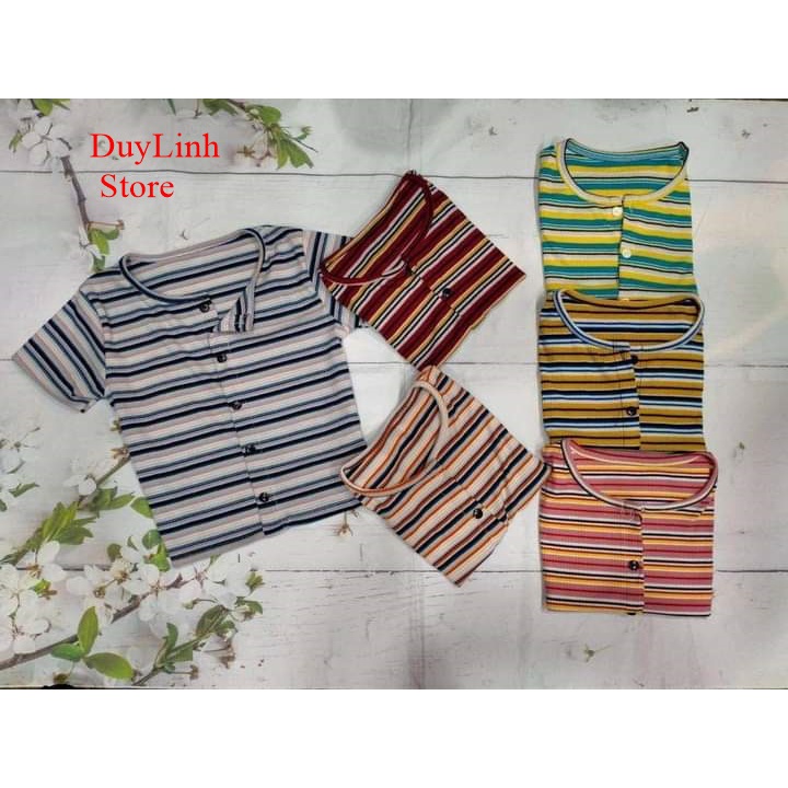 Áo croptop nhiều nút sọc cầu vồng