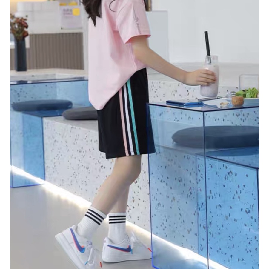 Quần đùi cộc 3 sọc cạp chun unisex - Short lửng dáng suông form rộng, thiết kế đơn giản, cá tính, bắt mắt