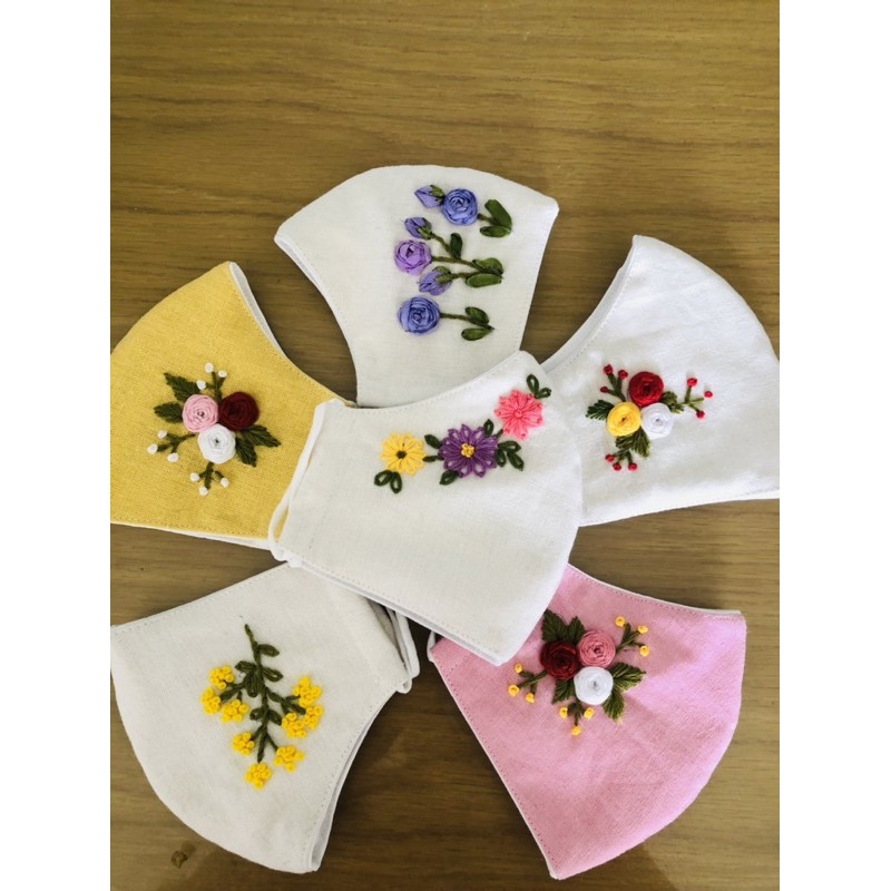 Khẩu trang thêu tay handmade(Nhắn tin chọn mẫu ạ) | BigBuy360 - bigbuy360.vn