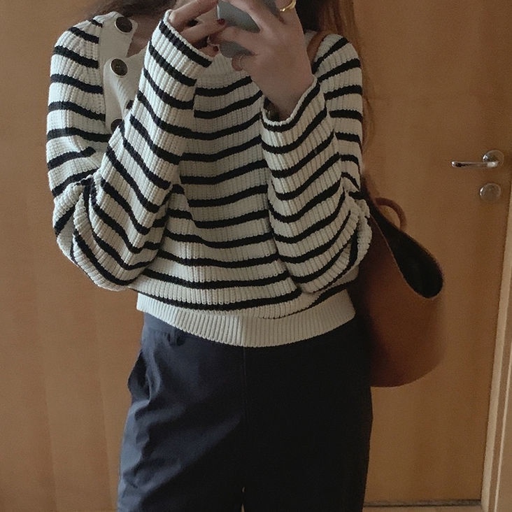 Áo len dài tay hoạt tiết kẻ sọc cho nữ
