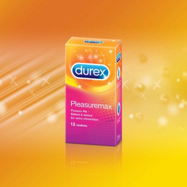 Bao cao su Durex Pleasuremax 12 cái + Tặng 1 dao cạo râu Schick