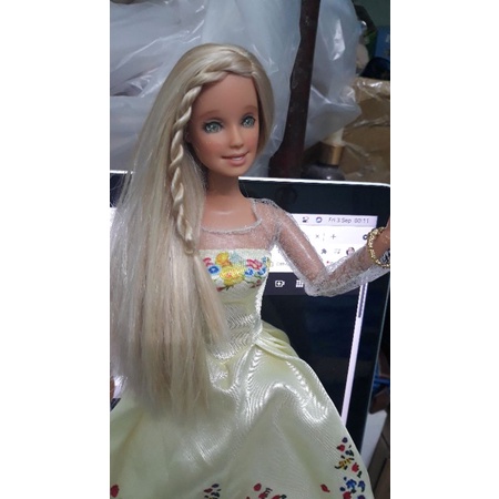 Búp bê barbie đã qua sử dụng