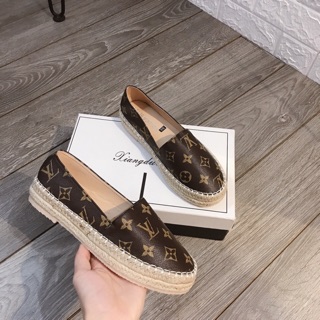 Giầy slip on trẻ trung năng động