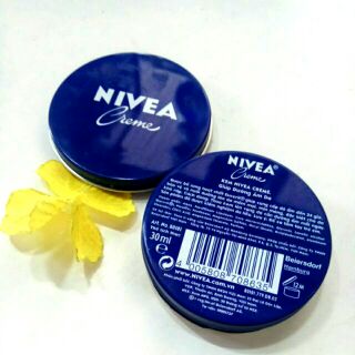 Kem dưỡng ẩm mềm da Nivea 30ml , Germany .