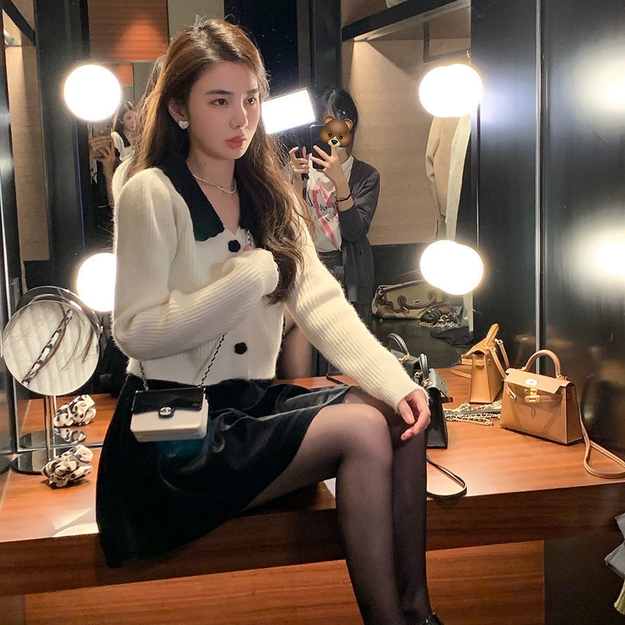 Set áo len dài tay cổ bẻ + chân váy xếp ly màu sắc tương phản thời trang nữ