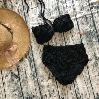 Bikini tam giác hoa nổi