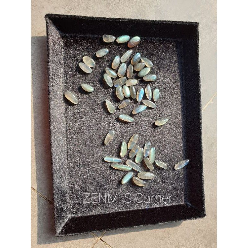 MoonStone , Đá Mặt Trăng tự nhiên có lỗ xỏ dây Vip
