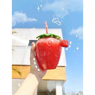 Bình nước hình quả dâu tây