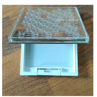 Vỏ hộp đựng phấn Naris Coeor vuông