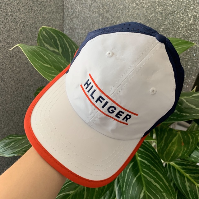 𝐍𝐨́𝐧 𝐓𝐎𝐌𝐌𝐘