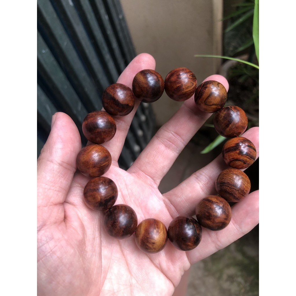Vòng tay gỗ sưa đỏ bắc bộ hàng vân đẹp đủ size từ 10 đến 20 li