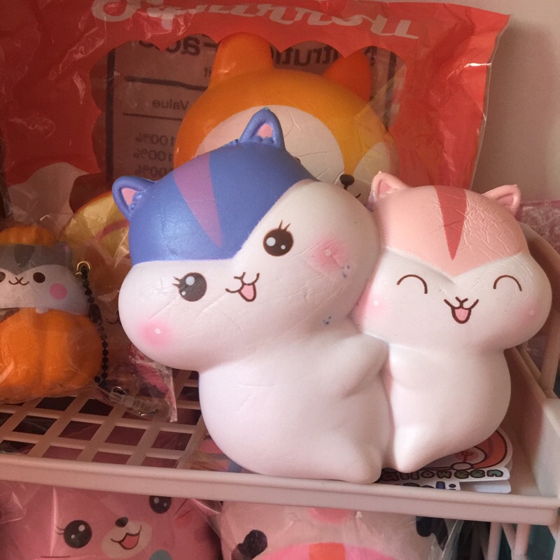 squishy poli cặp chính hãng.(nứt phía sau một ít)