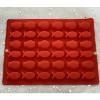 Khuôn làm kẹo chip, kẹo dẻo nhiều hình Viên kẹo / Vòng tròn / Xương rồng / Bàn chân chó