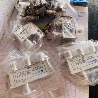 Bộ chia truyền hình cáp Pacific 2tivi 3tivi và rắc nối