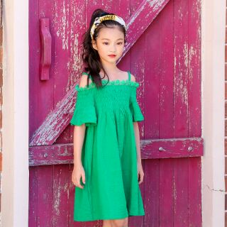 Đầm kate trễ vai bé gái
