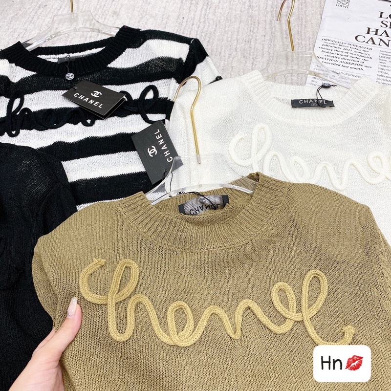 Áo len thêu chữ