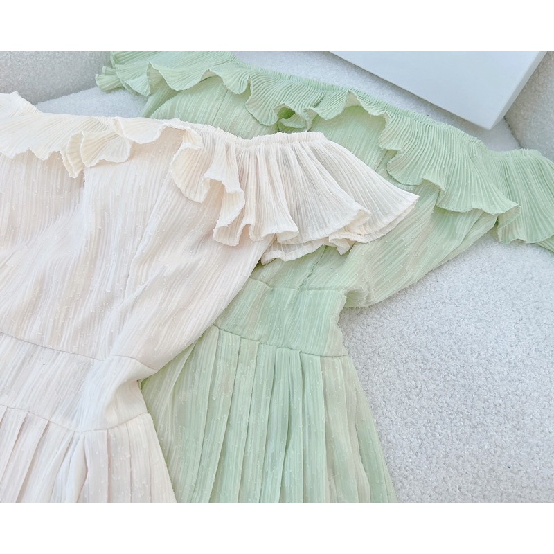 Đầm xoè bẹt vai dập ly