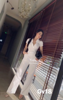 Áo thun có cổ thêu chữ phom ôm