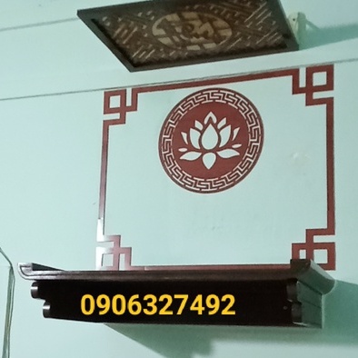 Phụ kiện trang trí bàn thờ chung cư gồm khung viền trang trí và bông sen