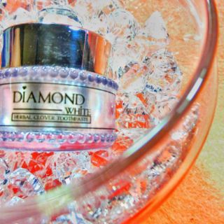 Trắng răng 5-7 ngày với Diamond White