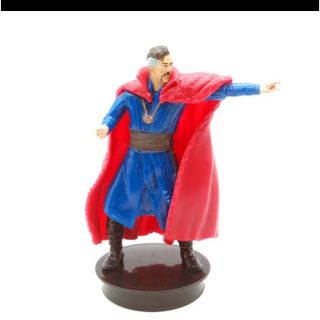 2 nhân vật siêu anh hùng Doctor Strange và Thor