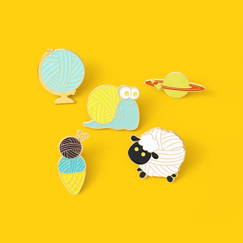 Huy hiệu cài áo thích hợp làm quà tặng chủ đề tình bạn hình con cừu ốc sên hành tinh