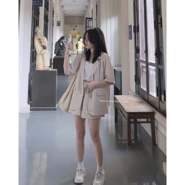 Áo khoác blazer cộc tay form oversize có đệm vai Bazic one | BigBuy360 - bigbuy360.vn
