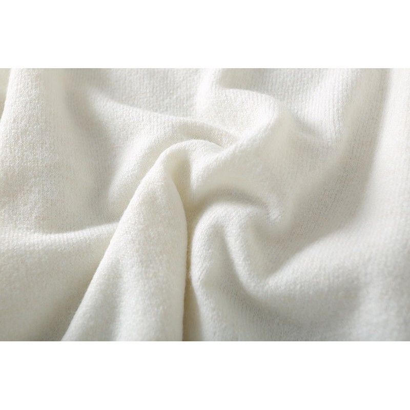 Áo len trắng HM Oh Snap