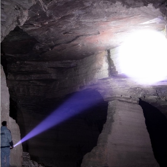 Đèn Pin LED P120 5000 Lumen 3 Chế Độ Siêu Sáng Chống Thấm Nước Tiện Dụng