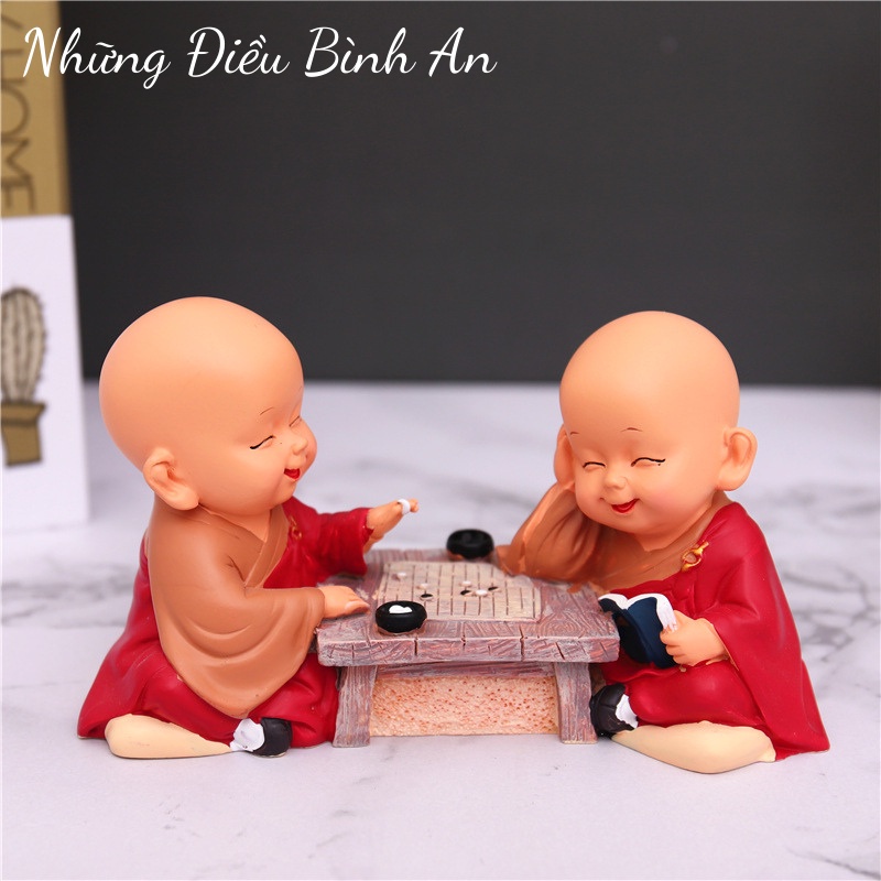 Tượng hai chú tiểu đánh cờ khoác cà sa/ Tượng phong thủy 💕FREESHIP 50k💕 Những Điều Bình An