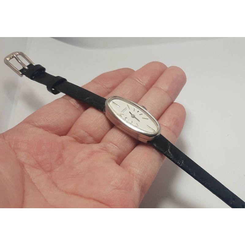 đồng hồ cơ cót tay nữ Universal Geneve