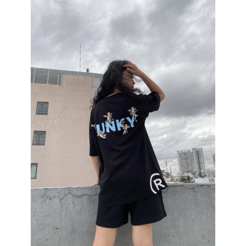 ÁO THUN NAM NỮ TAY NGẮN IN HÌNH THIÊN THẦN FUNKY MÀU ĐEN