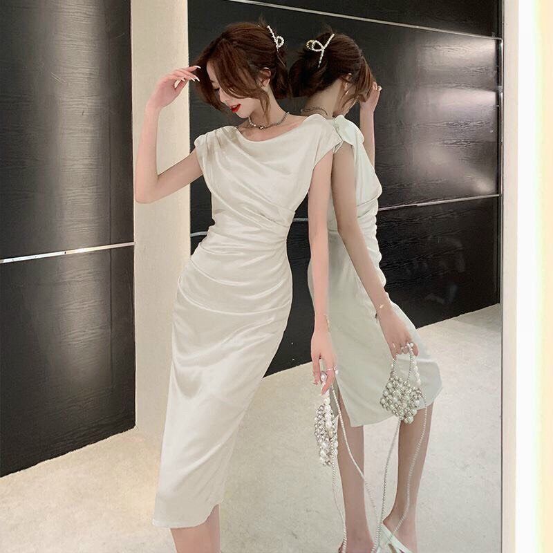 ĐẦM ÔM THÂN XẾP LI CỔ ĐỔ màu trắng Lh 0917399527