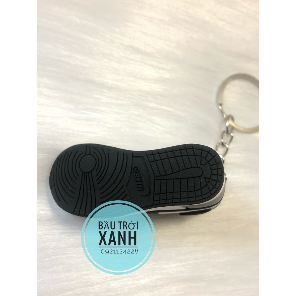 Móc khoá giày sneaker