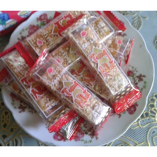 2 chiếc kẹo lạc thơm ngon - dùng thử