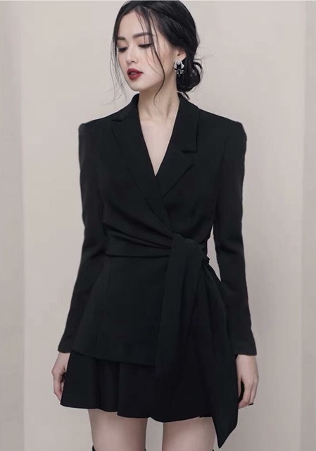 Áo dáng vest đen thanh lịch