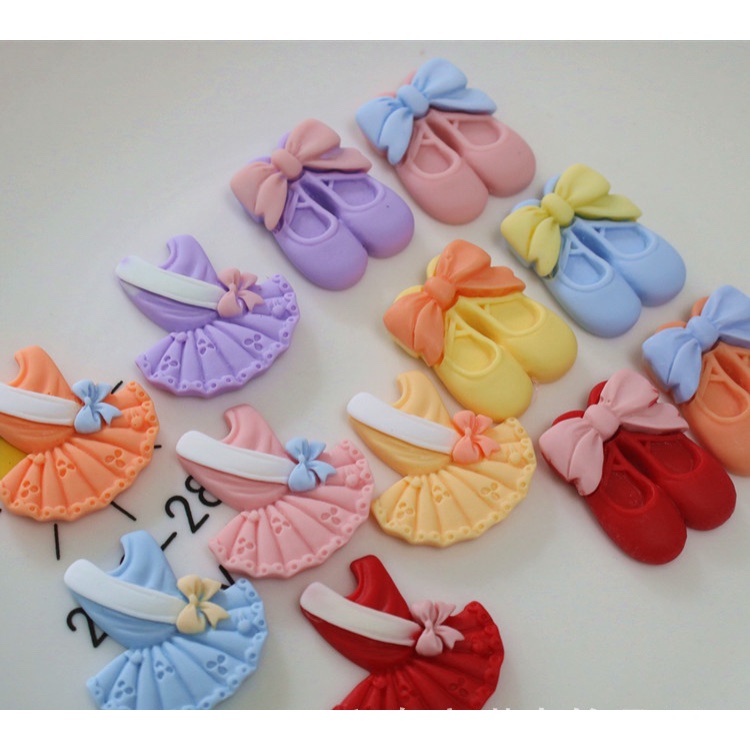 Charm (C497) slime/ Dụng Cụ Charm Trang Trí [Ko Keo &amp; Nút] Đầm &amp; Giầy Múa Ballet Xinh Đẹp - 01 Cái