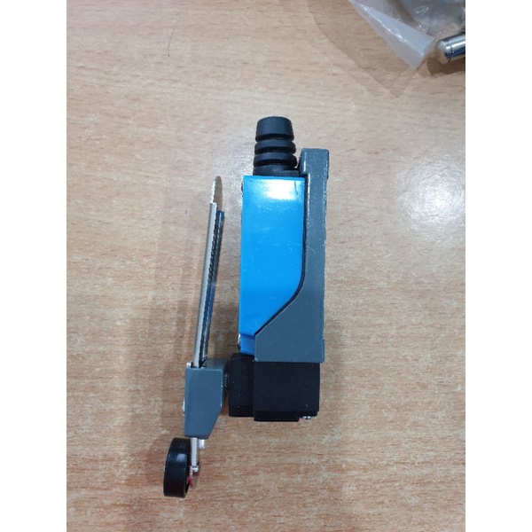Công tắc hành trình thước YBLX 8108