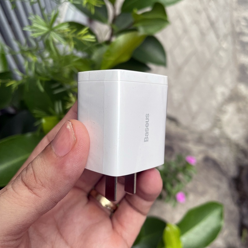 Cốc sạc 2 cổng mini Baseus CCCP10UC 10.5W Compact Charger - tích hợp chip ngắt khi quá tải (2 màu ) Nhất Tín Computer