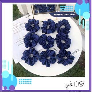 Scrunchies xanh dương bóng