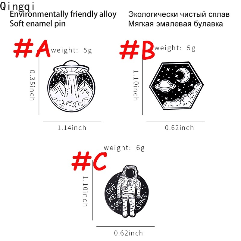 Ghim cài áo Miss Zoe màu trắng đen phong cách hoạt hình