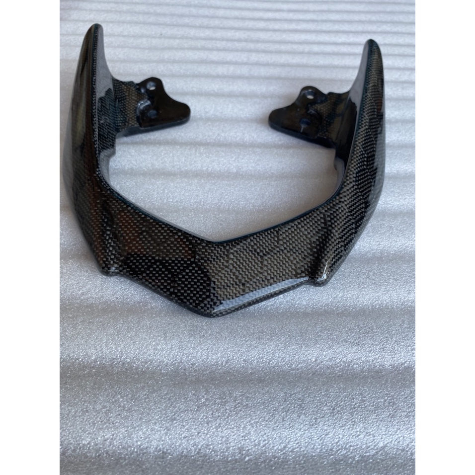 Cảng sau Winner X, Tay dắt Winner X V1 ốp carbon fiber