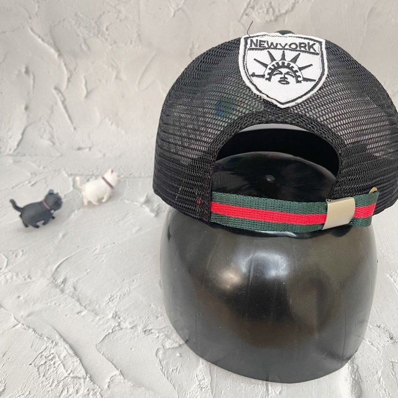Nón kết lưỡi trai thêu NEW dọc phối lưới thời trang nam nữ