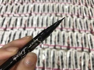 Kẻ mắt bút lông Mistine Super Black