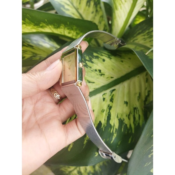 Đồng hồ Nam Tank dây thép thương hiệu Seiko