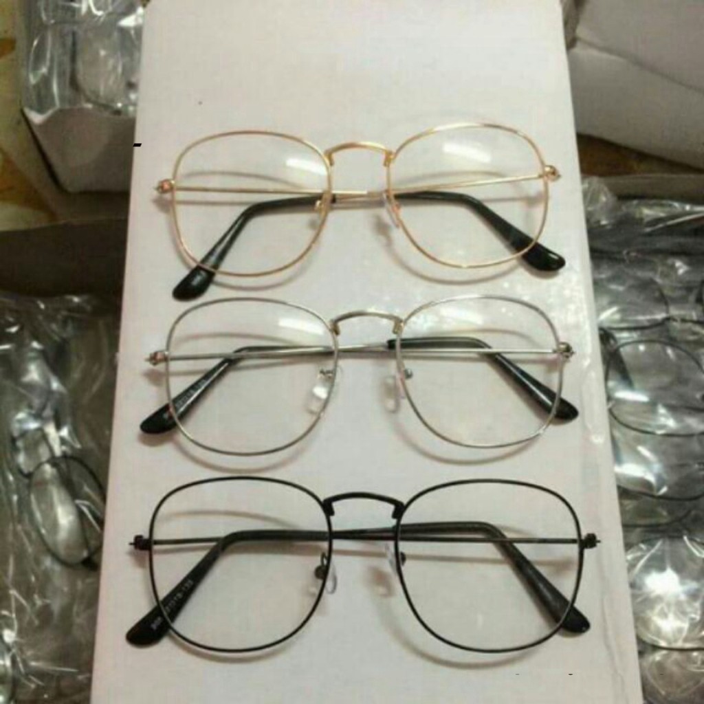 Kính giả cận gọng sắt nobita